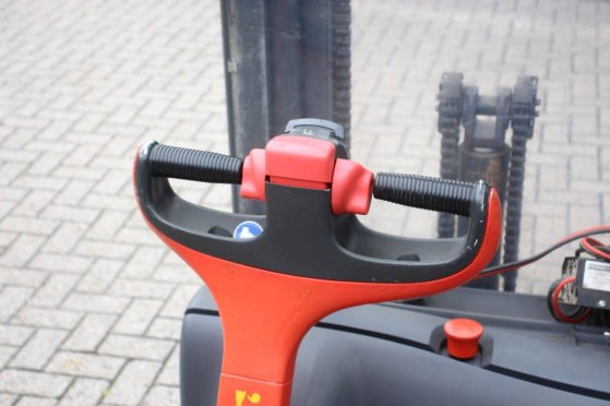 Linde L12 Electric Stacker 1200kg 4.2m 2008 10056 2008 2 image 29