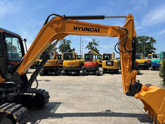 Crawler excavator Hyundai R60VS Diesel 40.5kW 2019 R60VS 2019 2 Crawler Excavators image 14