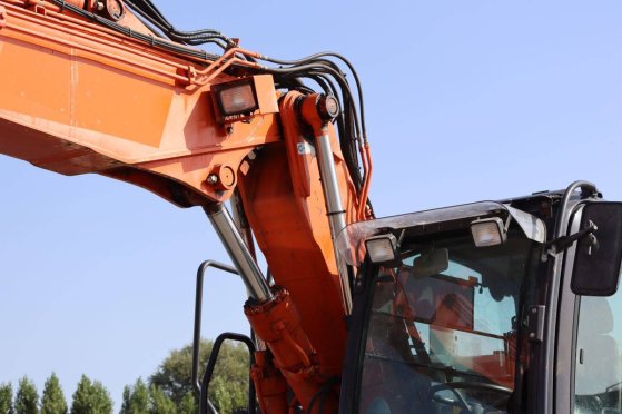 Wheel excavator Hitachi ZX140W-6 Diesel 105kW 2018 ZX140W-6 2018 2 Wheeled Excavators image 14