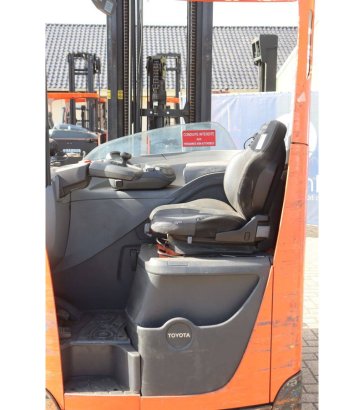 Toyota RRE140H Electric Reach Truck 1400kg 2017 RRE140H 2017 2 image 14