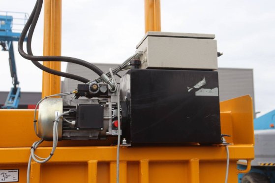 Vertical baler Bramidan B16 Electric 2007 Bramidan B 16 2007 2 image 14