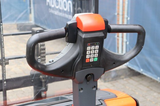 Stacker BT SWE140L Electric 1400kg 2.65m 2015 BT SWE140L 2015 2 image 14