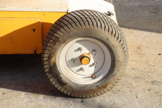 Nifty HR12 NE Articulated Boom Lift Electric 200kg 12m 2012 Nifty HR12 NE 2012 2 image 14