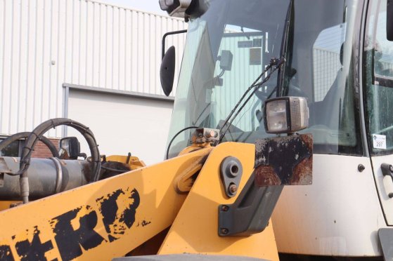 Liebherr L566 Diesel Wheel Loader 190kW 2014 L566 2014 2 Wheel Loaders image 14