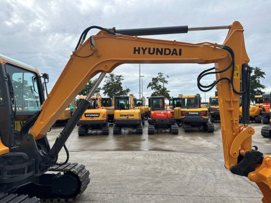 Midi excavator Hyundai R60VS Diesel 2017 R60VS 2017 2 Crawler Excavators image 14