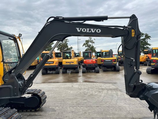Midi excavator Volvo EC55B Diesel 2012 EC55B 2012 2 Crawler Excavators image 29