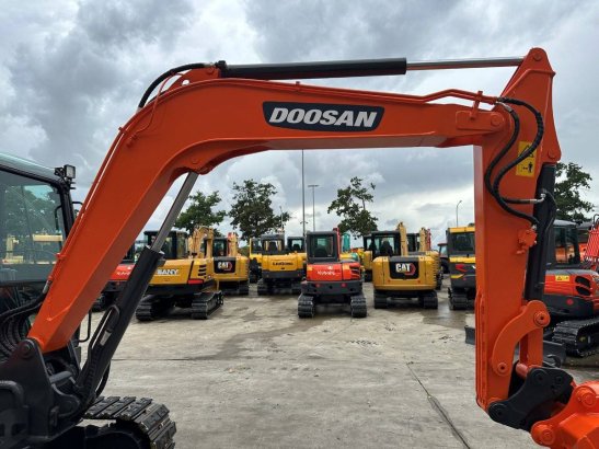 Doosan DX55-9C Diesel Midi Excavator 2018 Doosan DX55-9C 2018 2 image 14