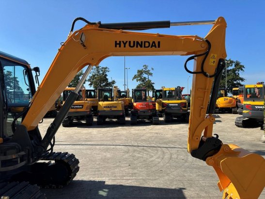 Midi excavator Hyundai R60VS Diesel 2017 R60VS 2017 2 Crawler Excavators image 14