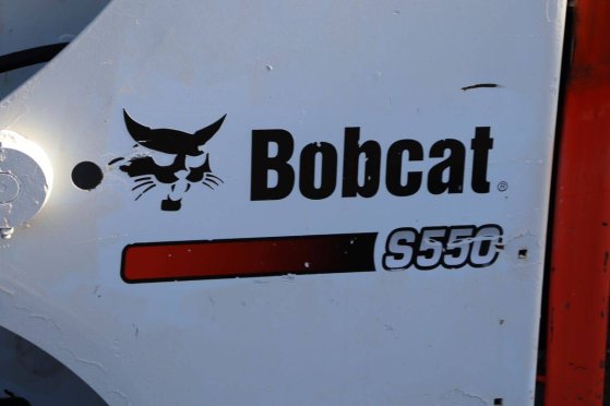 Bobcat S550 Diesel Skid Steer Loader 45.5kW 2017 with Demolition Hammer S550 2017 2 Wheel Loaders image 14