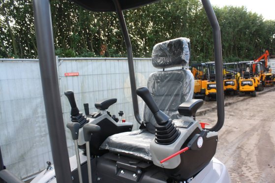 Terex E19 Mini Excavator Diesel 10.2kW New E19 1 image 14