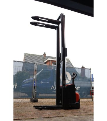 Toyota SWE140 Electric Stacker 1400kg 3.25m 2017 SWE140 2017 2 image 14