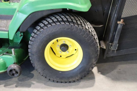 John Deere X950R Diesel Ride-on Mower 2014 John Deere X950R 2014 2 image 15