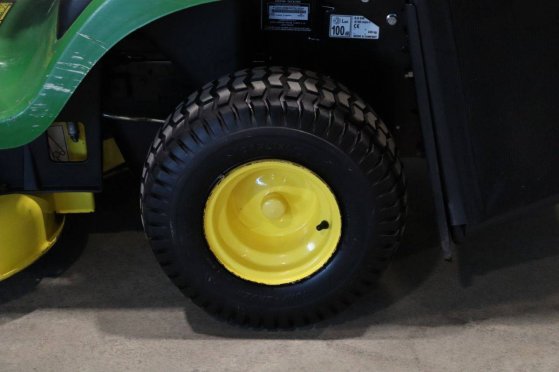 John Deere X135R Petrol Ride-on Mower 2016 John Deere X135R 2016 2 image 15