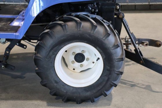 Compact Tractor Iseki TXG 237 Hydrostatic 2014 Iseki TXG 237 2014 2 image 15