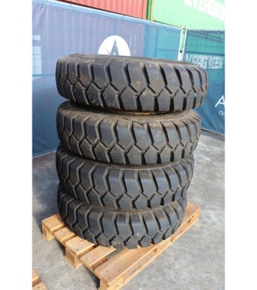 Batch of Nokian 11.00-20 tires with rims, 8 pieces Kia 2 Flatbed open trailers image 15
