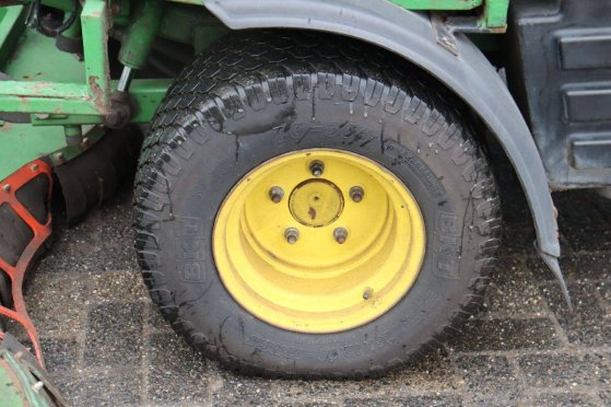 John Deere 1505 Diesel Ride-on Mower 2008 John Deere 1505 2008 2 image 15