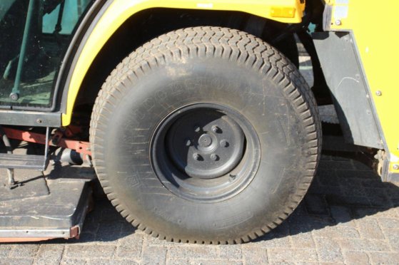 Mini tractor Kubota STV40 Diesel 2006 with sweeping brush Version STV40 2006 2 image 15