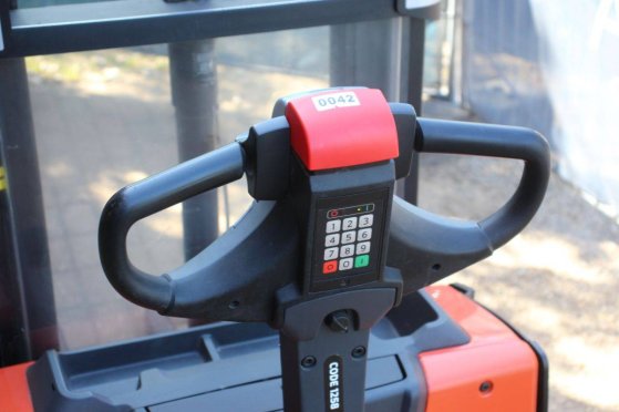 Toyota SWE200D Electric Stacker 2000kg 2.1m 2023 SWE200D 2023 2 image 15