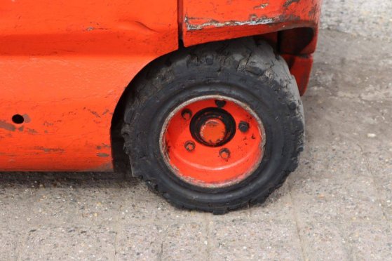 Linde E30-03-600 Electric Forklift 3000kg 5.0m 2005 E30-03-600 2005 2 Forklift image 15