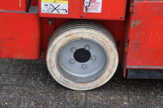 Manitou 78 XE Electric Scissor Lift 7.75m 2003 78 XE 2003 2 Scissor Lifts image 15