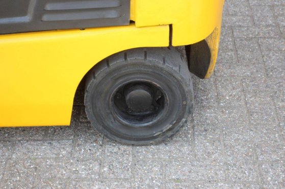 Hyundai 20B-7 Electric Forklift 1745kg 4.7m 2011 20B-7 2011 2 Forklift image 15