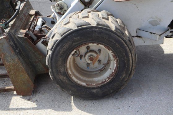 Articulated loader AgriOne A700 Diesel 22.8kW 2008 Agrione A700 2008 2 Wheel Loaders image 15