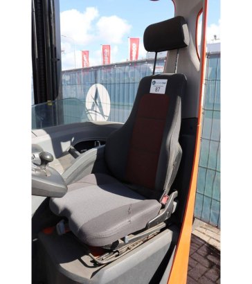 Reach Truck BT Reflex Electric 1600kg 6.0m 2016 BT Reflex 2016 2 image 15