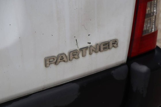 Peugeot Partner Diesel 74hp Van 2007 (Margin) Peugeot Partner 2007 2 Small Vans image 15