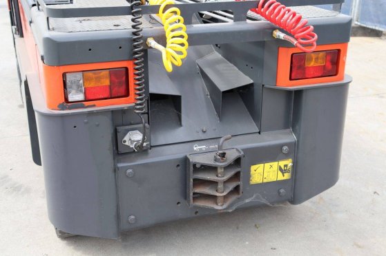 Linde P250 Electric Tractor 25000kg 2018 P250 2018 2 image 30