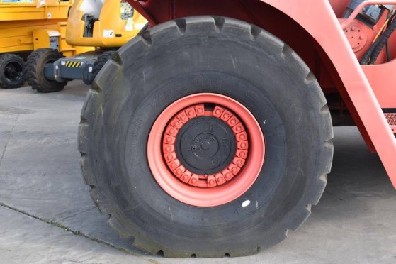Reach stacker Fantuzzi Spreader 20/40 Diesel 45000kg Fantuzzi SRP452 2005 2 image 15