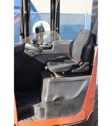 Toyota Electric Reach Truck 2 image 15