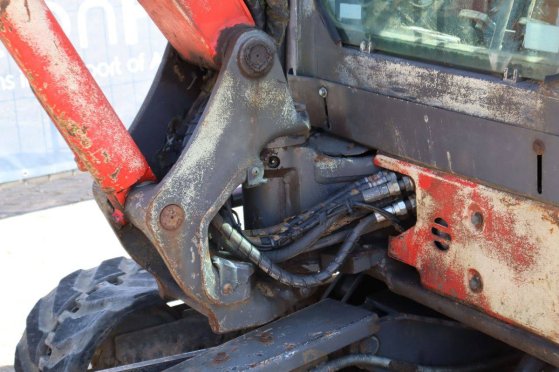 Crawler excavator Hitachi ZX30U-2 Diesel 22.3kW 2005 ZX30U-2 2005 2 Crawler Excavators image 15