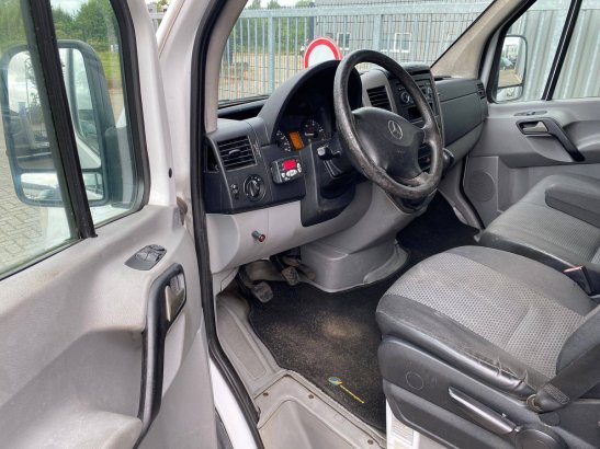 Mercedes-Benz Sprinter 315 CDI Diesel 150hp Van 2008 with Cooling Sprinter 315 CDI 2008 2 Closed vans image 15