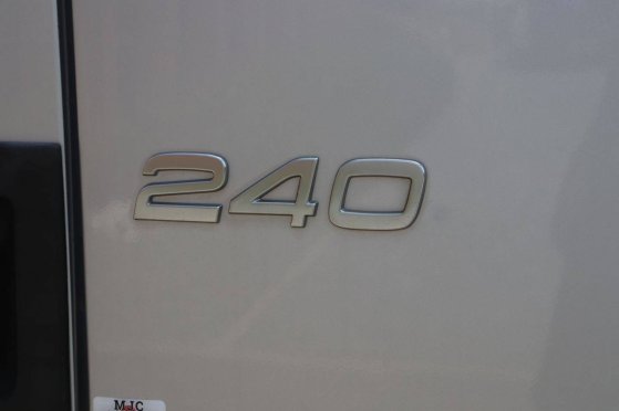 Volvo FL 240 Diesel Crane Truck 2011 FL 240 2011 2 Crane trucks image 30