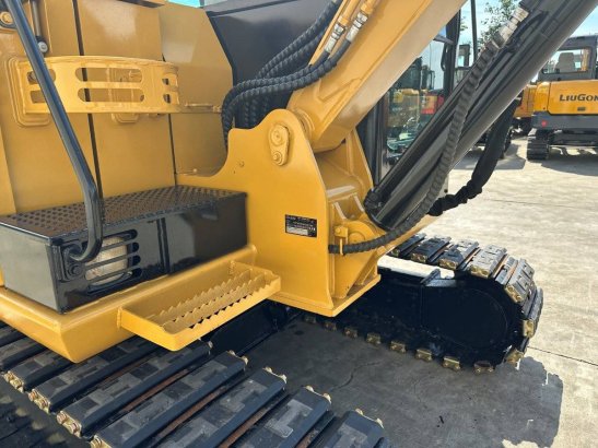 Midi excavator Caterpillar 305.5E2 Diesel 2018 305.5E2 2018 2 Crawler Excavators image 15