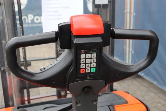Stacker BT SWE140L Electric 1400kg 2.65m 2015 BT SWE140L 2015 2 image 15