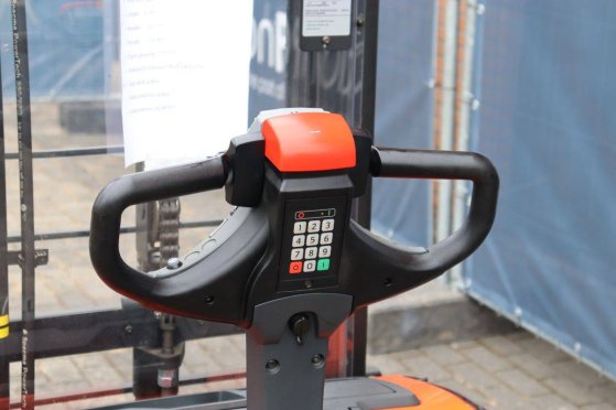 Stacker BT SWE140L Electric 1400kg 2.65m 2015 BT SWE140L 2015 2 image 15