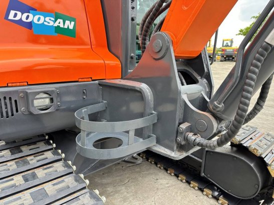 Doosan DX55-9CN Diesel Midi Excavator 2019 Doosan DX55-9CN 2019 2 Crawler Excavators image 16