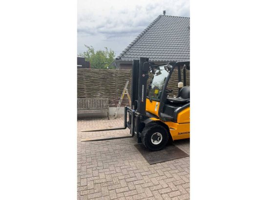 Forklift Jungheinrich TFG30S LPG 3000kg 1.2m (Margin) TFG30S 2 Forklift image 30