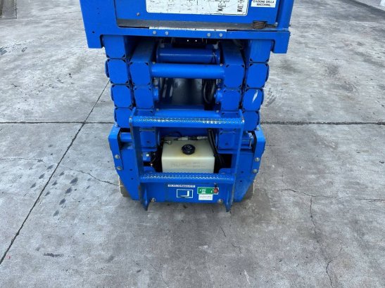 Scissor Lift Upright MX-19 Electric 2002 UpRight MX-19 2002 2 Scissor Lifts image 30