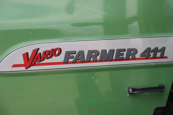 Tractor Fendt Farmer 411 Vario Diesel 2002 Fendt Farmer 411 Vario 2002 2 image 15