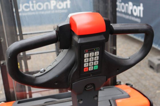 Stacker BT SWE140L Electric 1400kg 2.65m 2015 BT SWE140L 2015 2 image 15