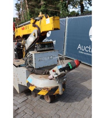 Valla 20 E Electric Crane 2000kg 2006 VALLA MANITEX 20 E 2006 2 Other cranes image 15