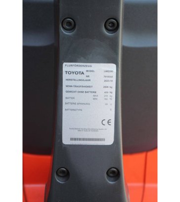 Toyota LWE200 Electric Pallet Truck 2000kg 2023 LWE200 2023 2 Pallet trucks image 15