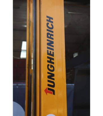 Jungheinrich ETV 114 Electric Reach Truck 1400kg 7.7m 2008 ETV 114 2008 2 image 15