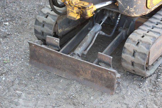 Mini excavator New Holland E10SR Diesel 2013 E10SR 2013 2 image 15
