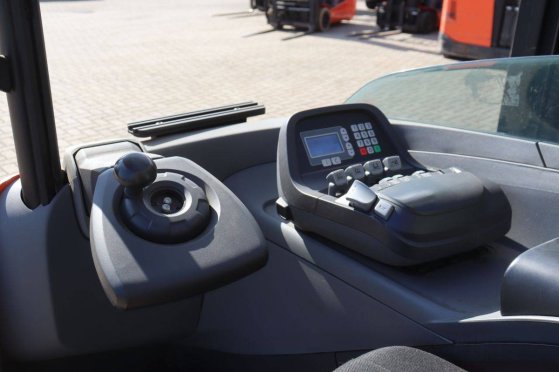 Toyota Electric Reach Truck 1400kg 2018 2018 2 image 15