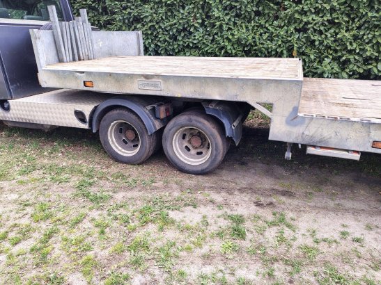 BE Combination Iveco Daily 3.0 Diesel 170hp 2005 with Semi-Low Loader VELDHUIZEN P33-7A 2005 2 Lowloader semi-trailers ima...