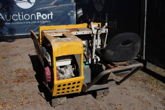 Yamaguchi WB700 Mini Dumper Petrol 4.5kW 2012 Yamaguchi WB700 2012 2 Mini dumpers image 15