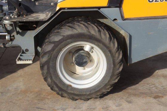 Articulated loader Giant G2300HD X-Tra Diesel 18.5kW 2024 Giant G2300HD X-Tra 2024 2 Wheel Loaders image 15